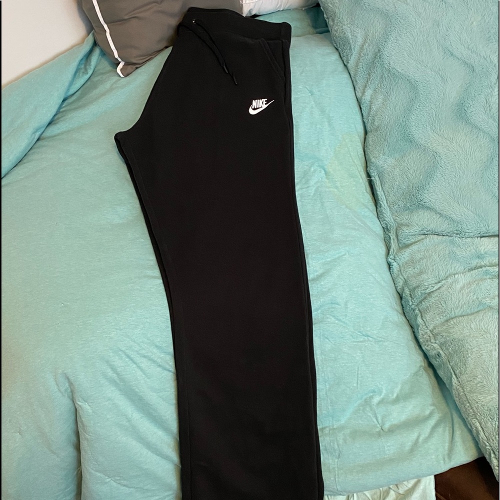 Nike lightweight sweatpants